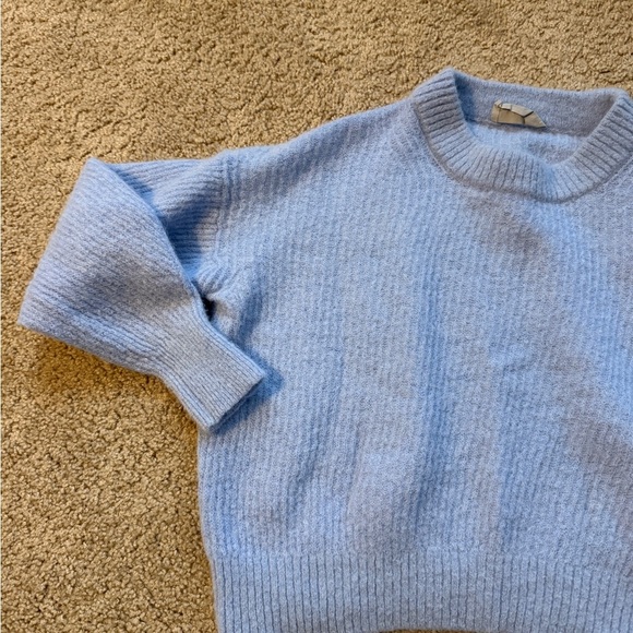 Everlane Blue Crew Neck Sweater with Relaxed Fit - Picture 2 of 6
